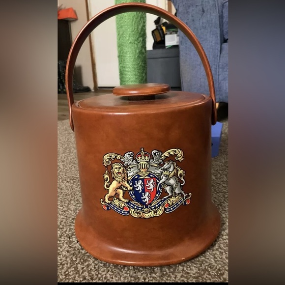 Vintage Midcentury Kraftware Insulated Ice Bucket. Lid and Handle. EUC - Picture 2 of 9